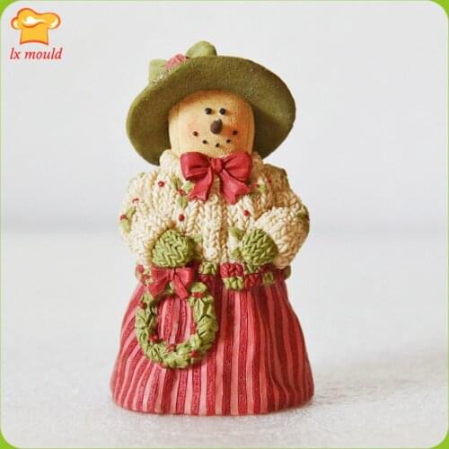 LX MOLDS 3D Christmas Wreath Snowman Silicone Mould Cartoon Snowman Aromatherapy Soap Candle Molds Chocolate Cake Mold