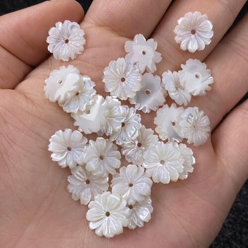 5pcs 10mm 12mm Carven White Shell Flower Pure Natural Material Petals 3D Flower Beads for Handmade Necklace DIY Jewelry Making
