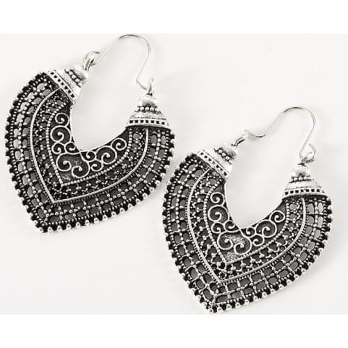 The New 2019 Fashion New Earrings Simple Temperament Hollow Love Ladies Earrings Wholesale Sales Hot Sale Earrings