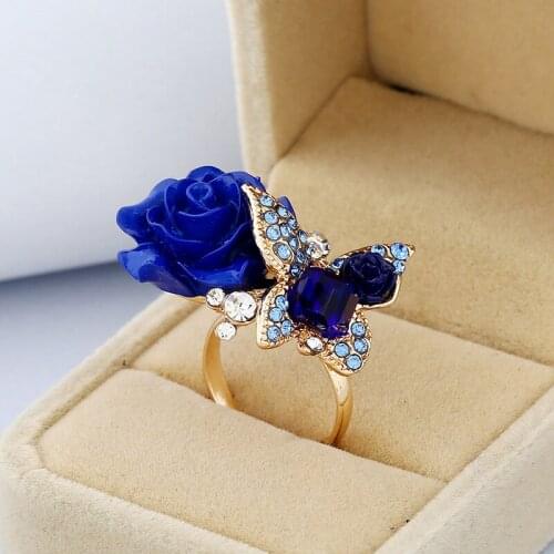 Hollow Flower Ring 4Pcs/Set Popular WomenS Fashion Personality Ancient style Hollow Flower Ring Stylish Jewelry Accessory