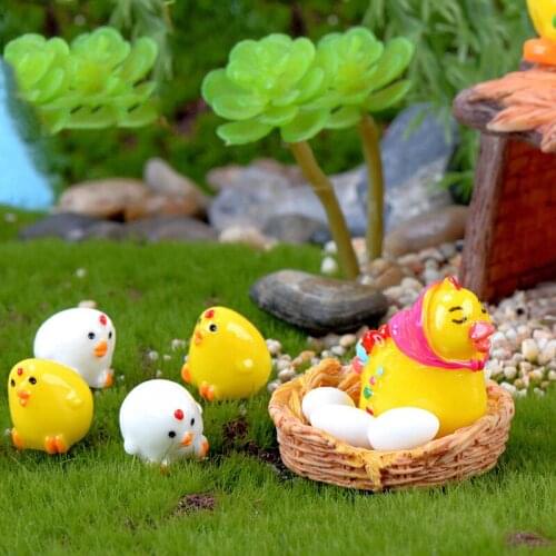 10Pieces Hen Coke Chicken Shell Breaking Chick Egg Nest Small Pollo Statue Figurine Micro Crafts Ornament Miniatures