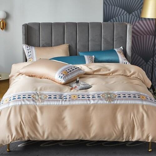 2020 New Glossy Satin Classic Ribbon Bedding Set Smooth Lustrous Duvet Cover Set Bed Sheet Pillowcases Queen King size 4pcs