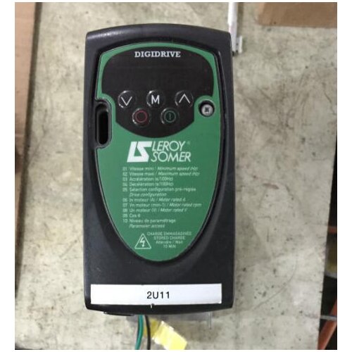 SKA1200037 0.37KW 220V inverter , used in good condition . 80% appearance new , good working , free shipping