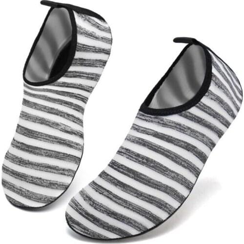 Men Women Striped Pattern Aqua Shoes Diving Swimming Beach Shoes Flat Soft Slip on Yoga Upstream Water Shoes for Lovers