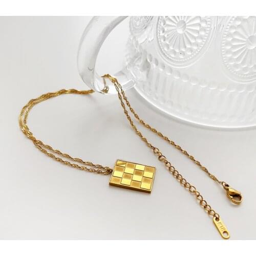 Minar Minimalist Gold Color Rectangle Checkerboard Pendant Necklace Geometric Textured Pendant Twisted Singapore Chain Necklaces