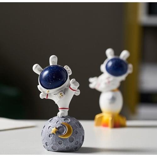 Little Astronaut Figurines Modern Home Decor Mobile Phone Holder Christmas Decoration Cute Desk Ornaments Home Decoration Crafts