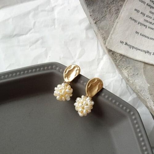 Women handmade natural pearl drop earring