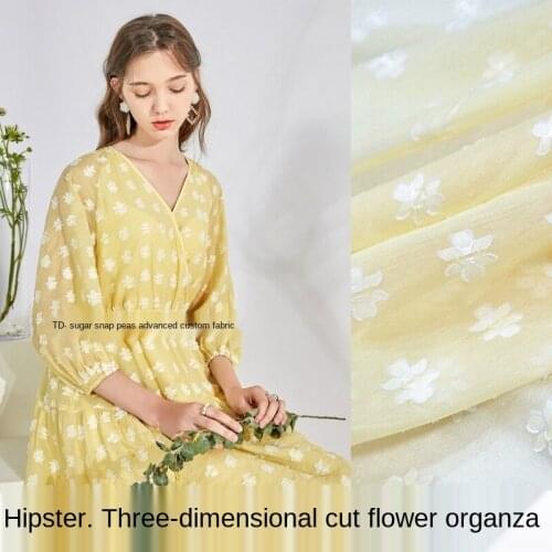 Spring and summer fresh wind small floral three-dimensional cut organza fabric, sewing fabric factory shop is not out of stock