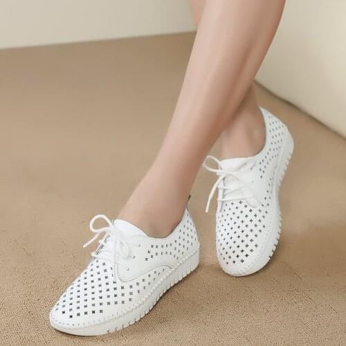 Vast Wave Women's Sneakers