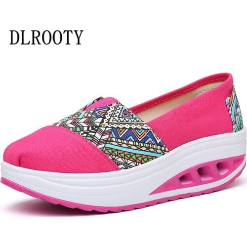 Women Casual Shoes Canvas Flat 2018 Summer Fashion Outdoor Breathable Couple Woman Platform Slip on Comfortable Walking