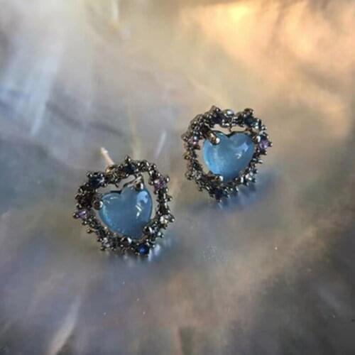 Vintage Simple Stud Earrings For Women Cute Retro blue Heart Blue Gem Earring Female Jewelry