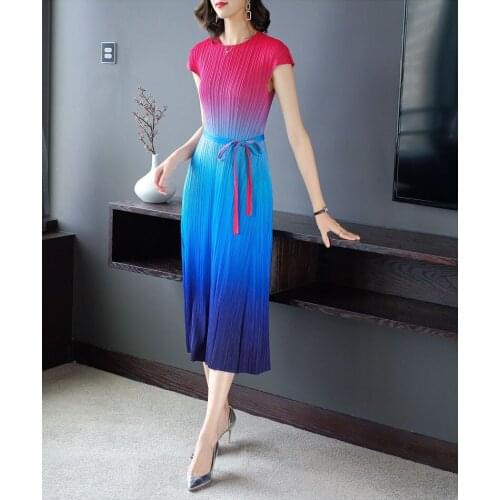 HOT SELLING Miyake fold short sleeve fashion o-neck belt Gradient A-Line dress IN STOCK