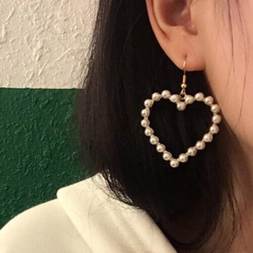2021 New Summer Sweet Girl Imitation Pearl Love Heart Earring Simple Design Gold Silver Color Earring Fashion Lady Party Jewelry
