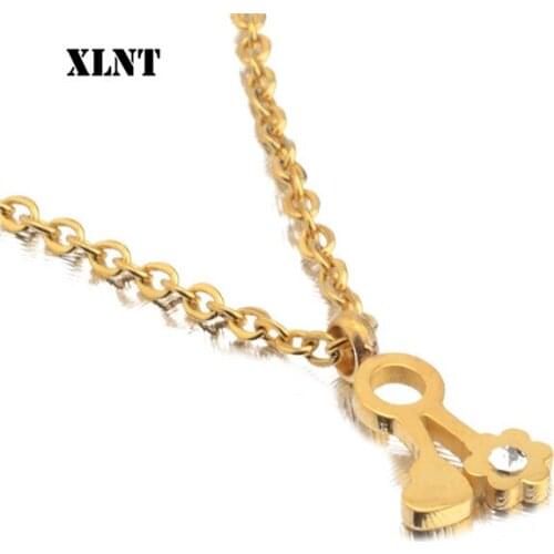 XLNT Crystal Heart Necklace Pendant Female Short Gold Chain Necklace Pendant Necklace Crystal Heart Necklace Chocker neck