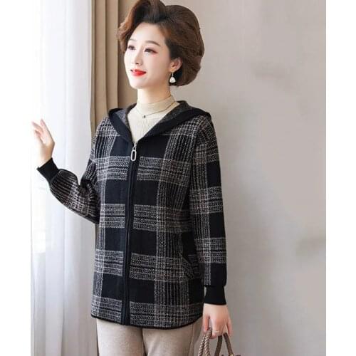 Mothers Autumn Coat 2021 New Short Middle-Aged Elderly Womens Spring Jackets Mother Cardigan With Hooded Women Tops 767