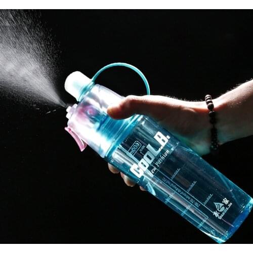 Creative Spray Water Bottle Drinking Bottle Portable Atomizing Bottles Outdoor Sports Gym Drinkware Bottles Shaker 400ML 600ML