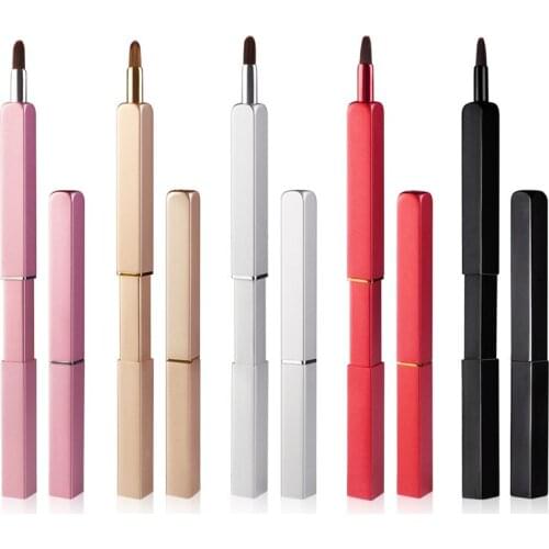 Retractable lip brush beginners lipsticks brush with cover portable lip filler brush wholesale