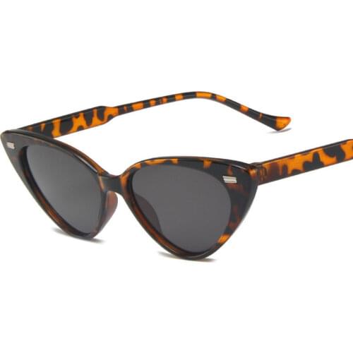 2019 Small Rivet Cat Sunglasses Women Vintage Gradient Eye Sun Glasses Retro Women Sunglasses Eyewear New Fashion UV400