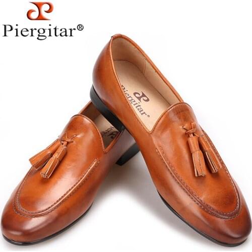 Piergitar Two colors men genuine leather shoes with leather tassel men handmade smoking slippers wedding and party men loafers