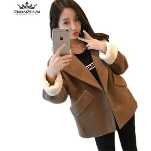 Tnlnzhyn 2019 New Autumn Women Woolen Coat Fashion Stitching Collar Ladies Short Jacket Warm Wool Coat Fashion Outerwear Y496
