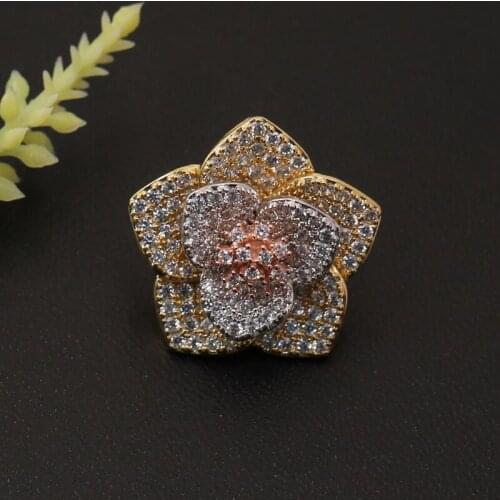 Lanyika Fashion Jewelry Graceful Lucky Flower Micro Paved Brooch Pin for Engagement Banquet Party Luxury Bridal Best Gift