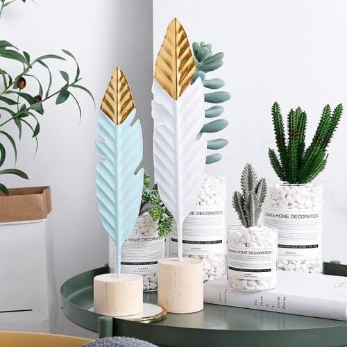 Nordic Creative Iron Feather Shape Ornaments Metal Desktop Artist Office Bookroom Home Decoration DIY Home Figurine Decor Crafts