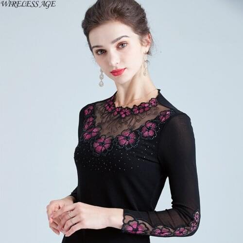WIRELESS AGE T Shirt Women Long Sleeve Round Neck Lace Embroidery Flowers Slim Commute Womens Tops New Summer Fashion Wild