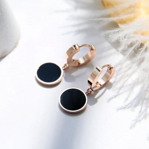 YUN RUO 2018 New Arrival Fashion Black Round Stud Earring Rose Gold Color Woman Gift Titanium Steel Jewelry Not Fade Top Quality
