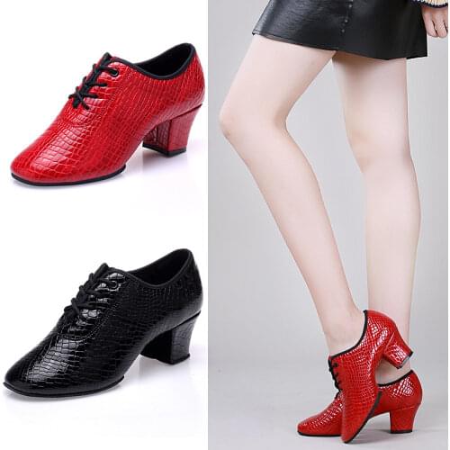 DLTNIW Women's Slip-ons