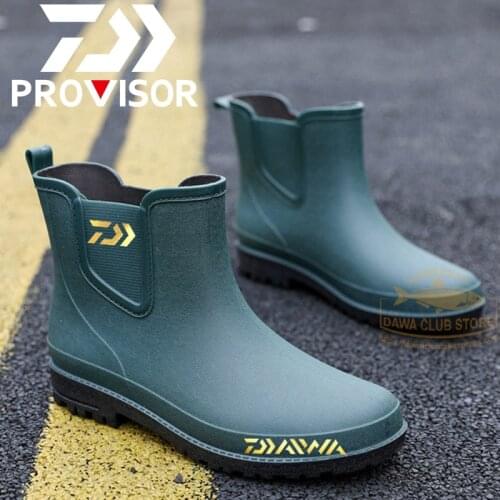 2022 New DAWA Fishing Water Shoes Men Short Tube Wear-resistant Rain Boots Waterproof DAIWA Fishing Wading Shoes Anti-skid Shoes