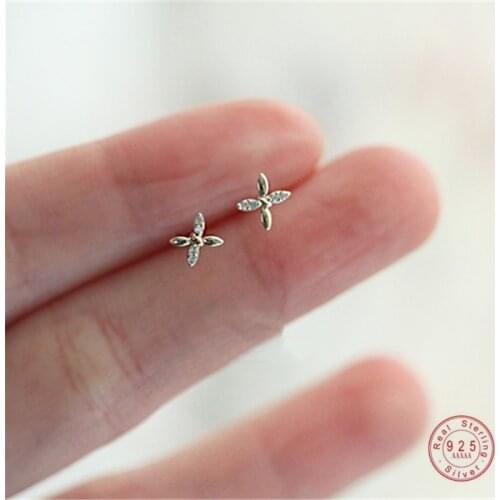 925 Sterling Silver French Simple Pavé Crystal Honeysuckle Flower Stud Earrings Women Trend Charm 14k Gold Plating Jewelry Gift