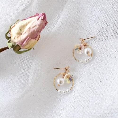 Hot selling Gold Copper Rhinestone Acrylic Flower Pearl Earrings Fashion Jewelry Dangle Earrings for women