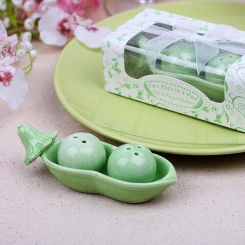 "Two Peas in A Pod" Green Bean Ceramic Salt and Pepper Shakers for Wedding Guests' Favor Gifts LX4303