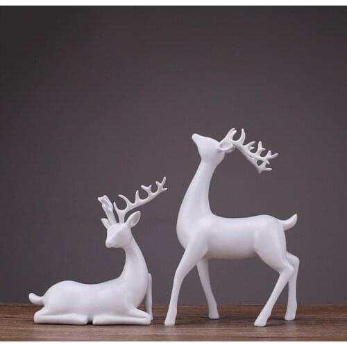 2 Pcs deer statue Sculpture European Style Resin Deers Living Room Bedroom Wine Cabinet Ornaments Creative Wedding Gifts Crafts