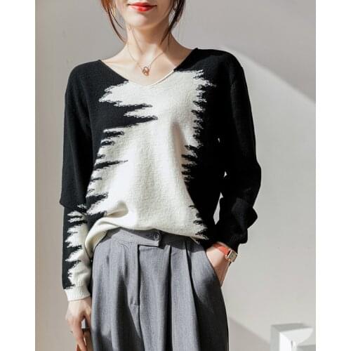 2021 spring new ladies color matching pure wool knitted V-neck pullover Slim loose cashmere sweater at home New autumn ATTYYWS