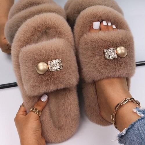 Slippers Women Fluffy Rhinestone Decor Furry Slides Ladies Luxury Designer Home Slippers Platform Winter Shoes Sandals With Fur