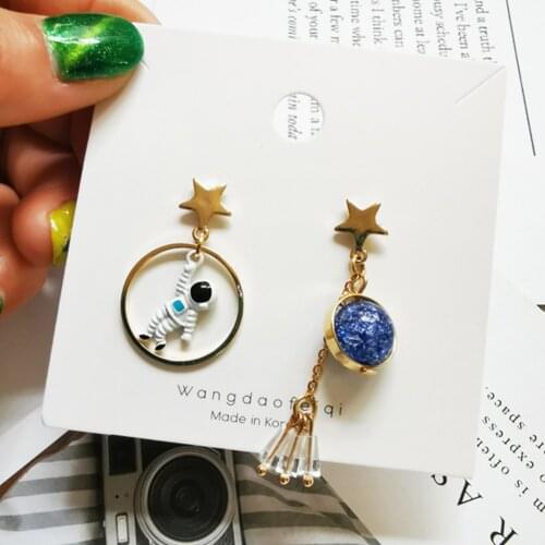 Cute Cartoon 3D Astronaut Spaceman Earrings For Women Girls Asymmetrical Planet Star Moon Earrings Fashion Jewelry