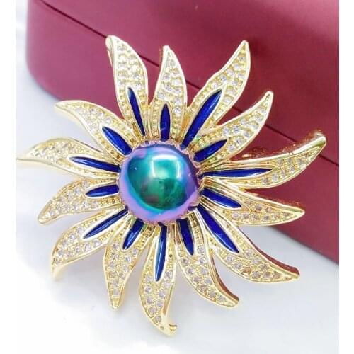 Enamel Brooch Floral Vintage Female Pins and Brooches for Women Collar Lapel Pins Badge Flower Broche Schmuck Bijoux Berloque