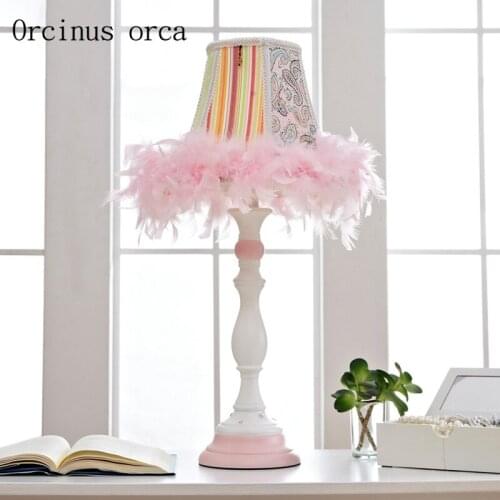 Korean creative LED fabric desk lamp Princess bedroom Girl Bedroom bedside lamp American pink feather table lamp free shipping