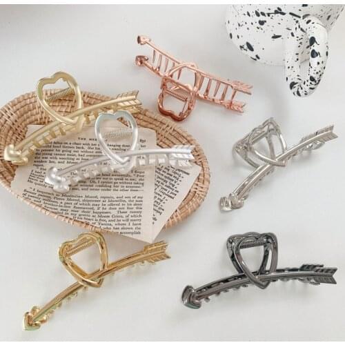 2021 Korean Metal One Arrow Through the Heart Hairpin Shark Clip Hair Accessories for Women Girls Summer Party Jewelry