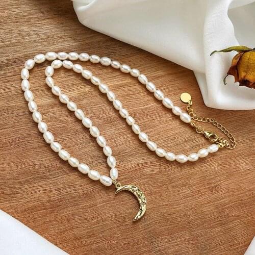 Luxury Gold Necklaces Pendants For Women Fine Jewelry Ladies irregular Moon Pendant Female Pearl Necklace Party Gift