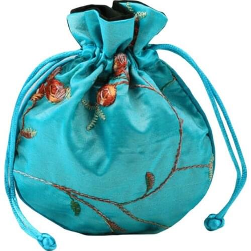 Premium Quality 1pc Traditional Silk Travel Pouch Classic Chinese Embroidery Jewelry Packaging Bag Organizer Handbags