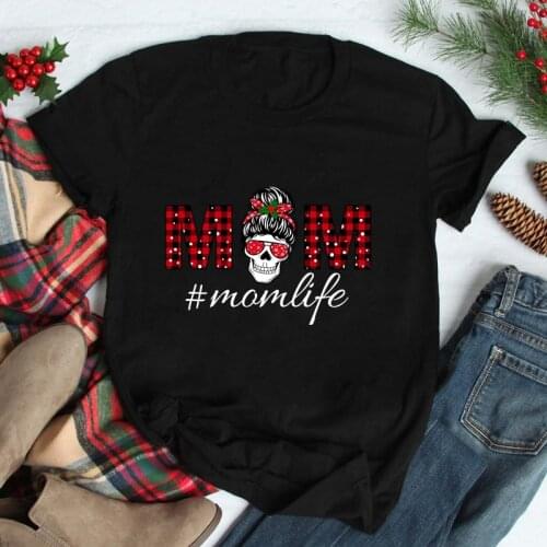 Christmas Buffalo Plaid Momlife Skull T-shirt Funny Christmas Gift Tshirt For Mama Vintage Women Xmas Graphic Tee Shirt Top