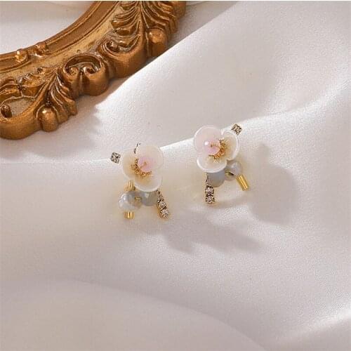 New Handmade Shell Acrylic Flower Crystal Stud Earrings For Women Sweet Jewelry Fashion Oorbellen Brincos