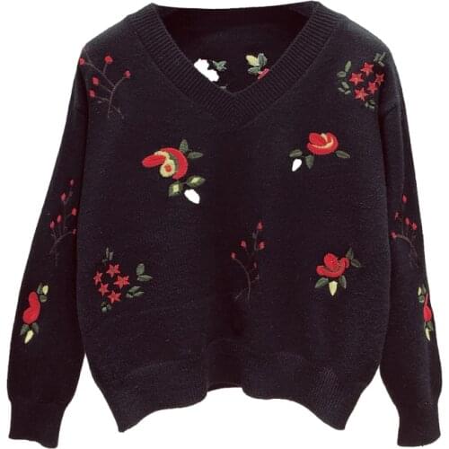 Autumn winter women vintage embroided floral knitted sweater new fashion batwing sleeve V-neck black pull femme manche longue