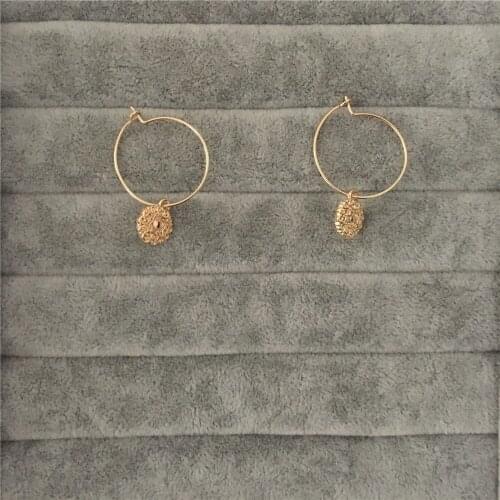 FASHION JEWELRY GOLD COLOR ENGRAVED ROUND DISC THIN HOOP EARRINGS