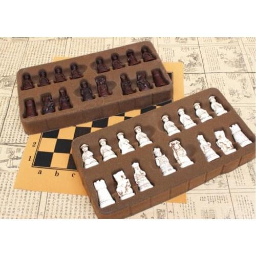 Antique chess Number of pieces Leather chessboard clear pawn pieces Character modelling Cartoon chess crafts home furnishings
