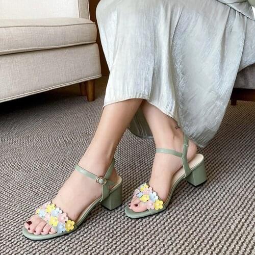 2020 summer new womens shoes flower word buckle thick heel high-heeled sandals fashion tide open-toe female sandals Z717