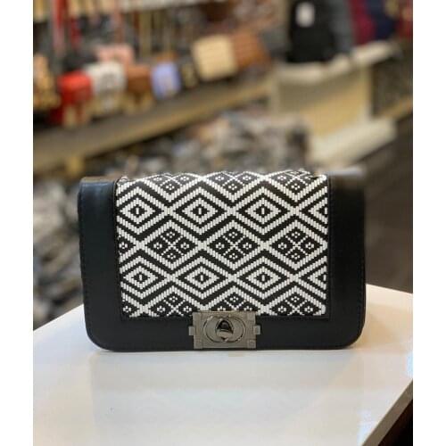 Luxury Handbag Women 2021 Latest Trend Female Bag Satchels Suitable for Shoulder and Hand Use Different Color Black Burgundy Red