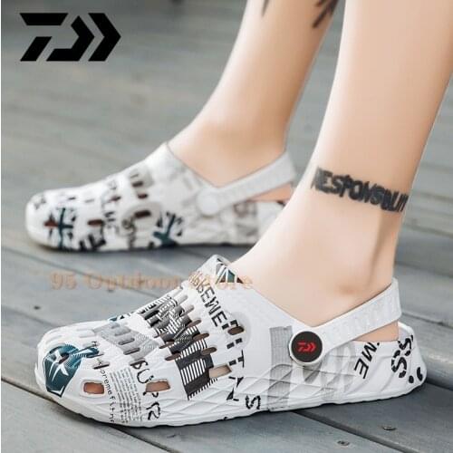 DAIWA 2021 Spring Summer New Water-wading Hollow Jelly Color PVC Cave Shoes Men and Women Outdoor Eva Beach Shoes Fishing Shoes
